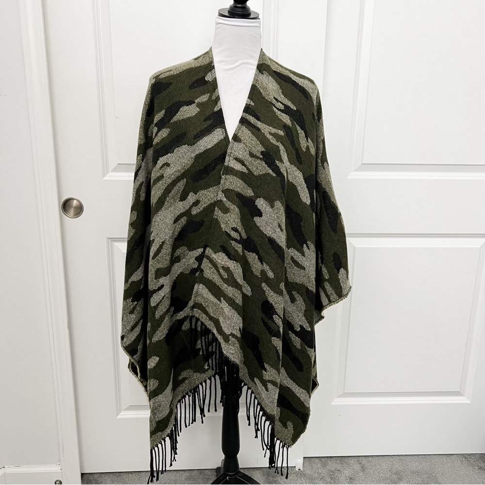 Sonoma Green Camo Wrap with Fringe - One Size - NWT